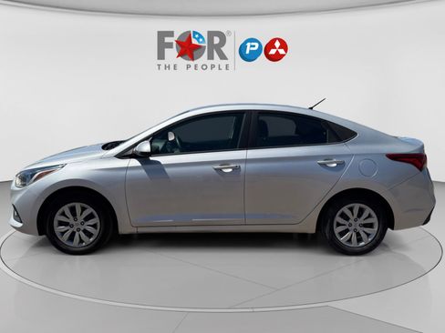 Used 2021 Hyundai Accent SE image 2