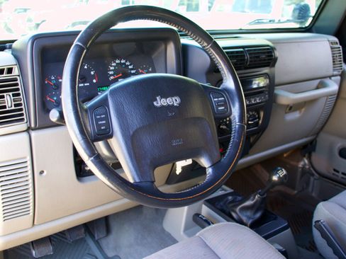 Used 2005 Jeep Wrangler X AWD/4WD image 25