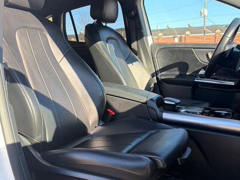 Used 2021 Mercedes-Benz GLA 250 4MATIC image 16