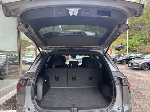 Used 2025 Chevrolet Equinox LT FWD image 32