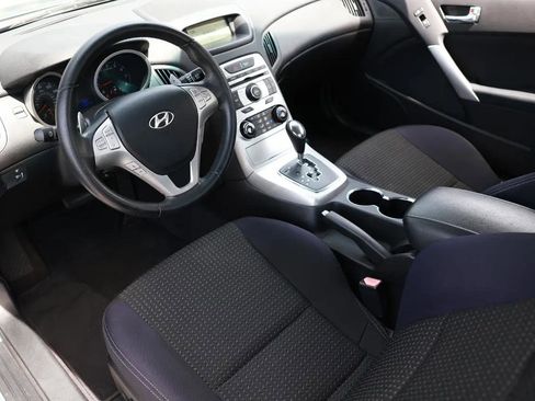 Used 2010 Hyundai Genesis 2.0T RWD image 4