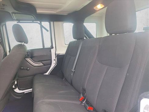 Used 2018 Jeep Wrangler Unlimited Sport w/ Connectivity Group AWD/4WD image 14