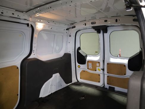 Used 2019 Ford Transit Connect XLT image 17