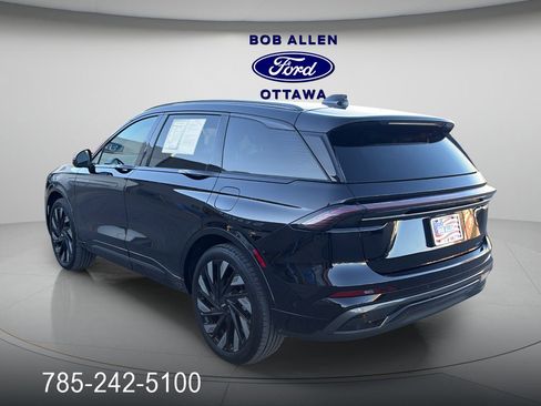 Used 2024 Lincoln Nautilus Reserve w/ Equipment Group 203A image 11