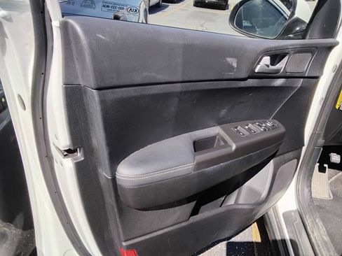Used 2020 Kia Sportage LX AWD/4WD image 10