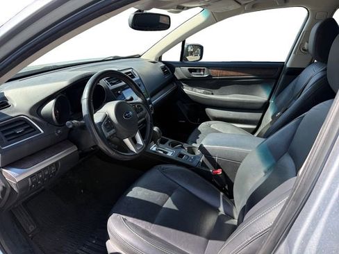 Used 2016 Subaru Outback 2.5i Limited AWD/4WD image 9