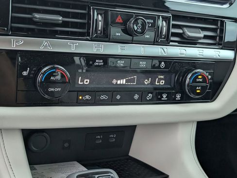 New 2026 Nissan Pathfinder SL FWD image 12