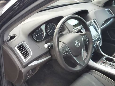 Used 2018 Acura TLX w/ Technology Package FWD image 9