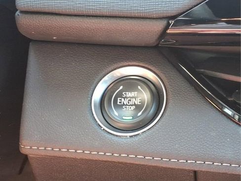 Used 2025 Buick Enclave Preferred FWD image 10