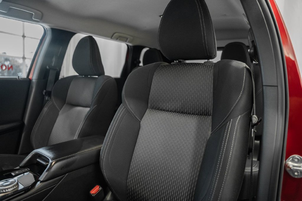 Used 2025 Mitsubishi Outlander ES AWD/4WD image 32