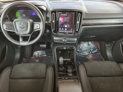 Certified 2023 Volvo C40 P8 Recharge Ultimate w/ Protection Package Premier AWD/4WD image 15