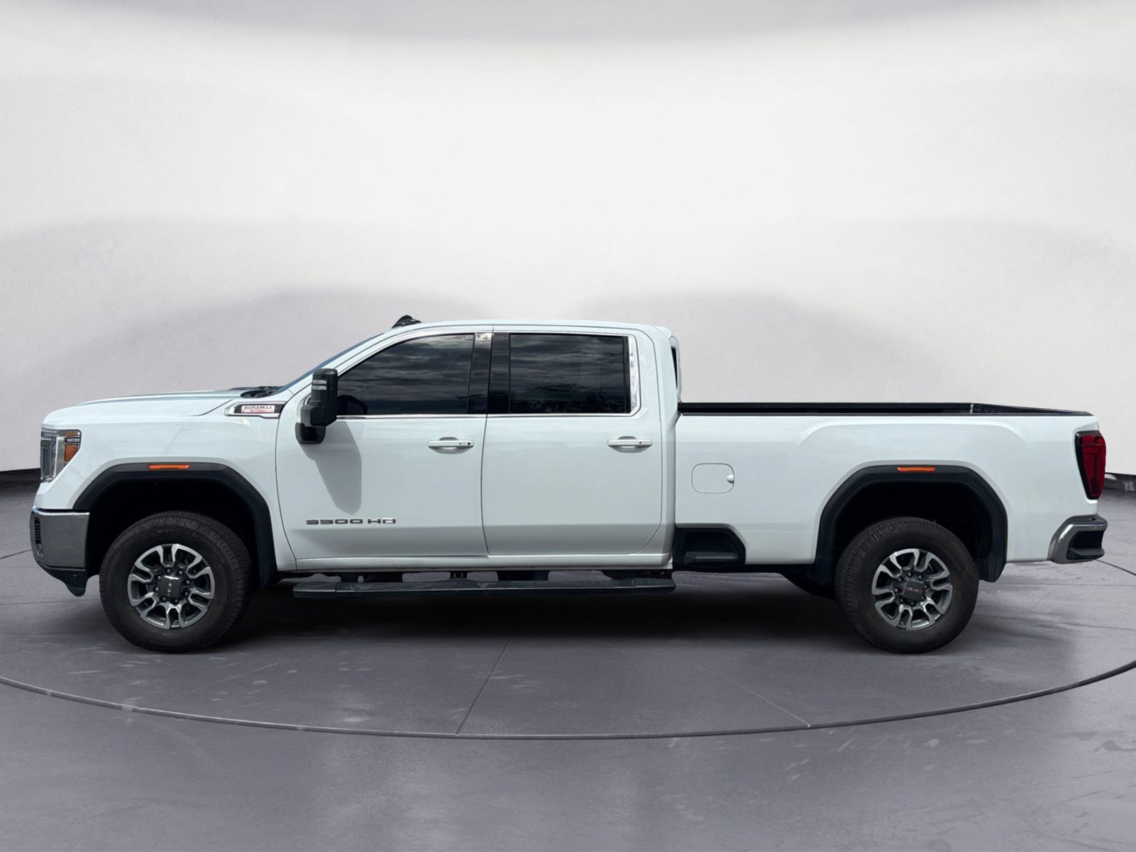 Used 2022 GMC Sierra 3500 SLE w/ SLE Convenience Package RWD image 3