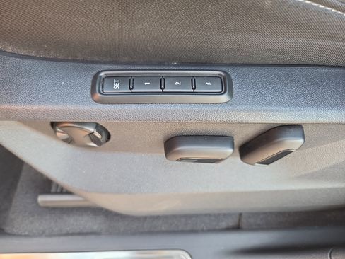 Used 2019 Volkswagen Atlas SEL image 33