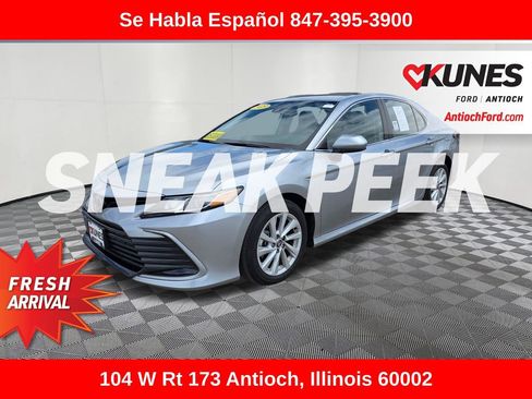 Used 2023 Toyota Camry LE FWD image 3