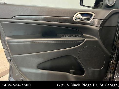 Used 2017 Jeep Grand Cherokee Altitude image 14