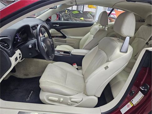 Used 2014 Lexus IS 250C w/ Navigation System Package RWD image 9