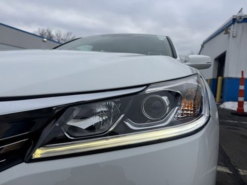 Used 2016 Honda Accord EX-L image 9