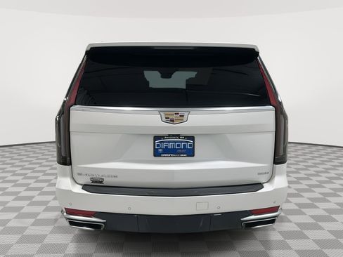 Used 2024 Cadillac Escalade ESV Premium Luxury w/ Performance Package AWD/4WD image 3