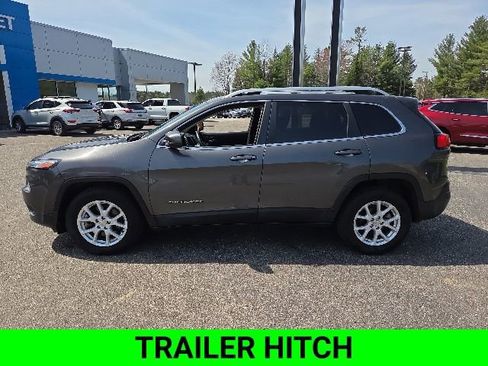 Used 2014 Jeep Cherokee Latitude w/ Cold Weather Group FWD image 6
