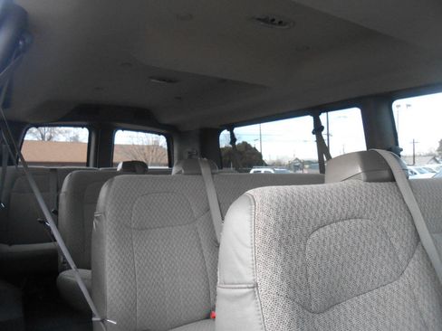 Used 2017 Chevrolet Express 3500 LT w/ LT Preferred Equipment Group image 13