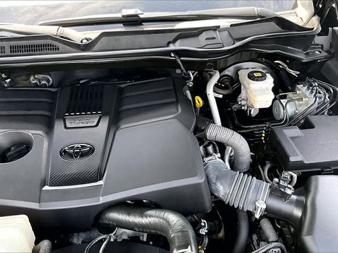 Used 2022 Toyota Tundra SR5 w/ Convenience Package RWD image 32