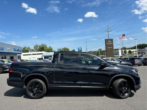 Used 2024 Honda Ridgeline Black Edition image 3