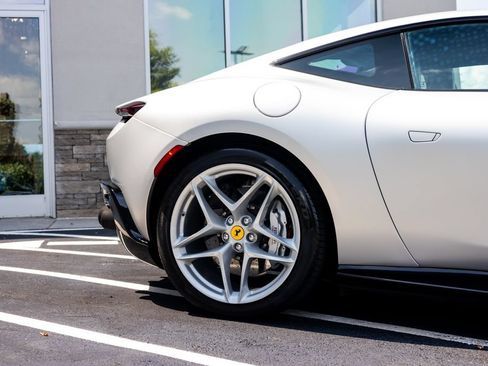 Used 2022 Ferrari Roma RWD image 16