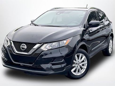 Used 2020 Nissan Rogue Sport SV FWD image 2