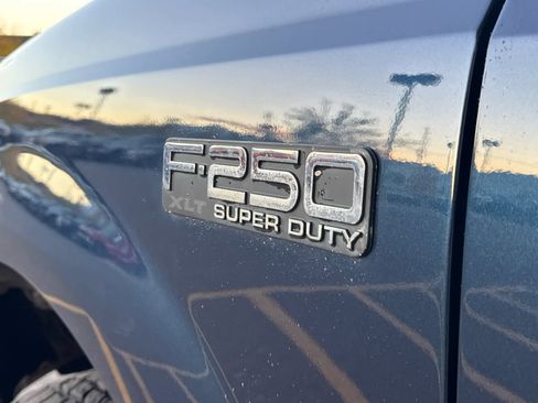 Used 2001 Ford F250 XLT image 8