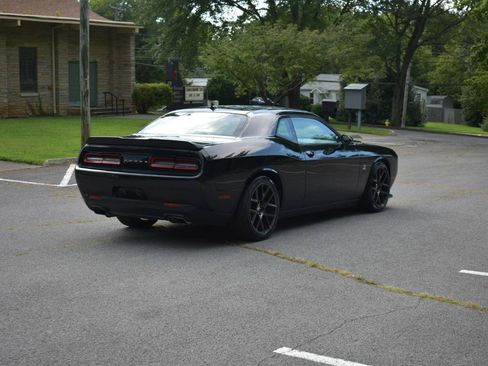 Used 2016 Dodge Challenger R/T Scat Pack w/ Leather Interior Group RWD image 8