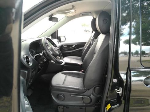 Used 2023 Mercedes-Benz Metris Passenger image 18