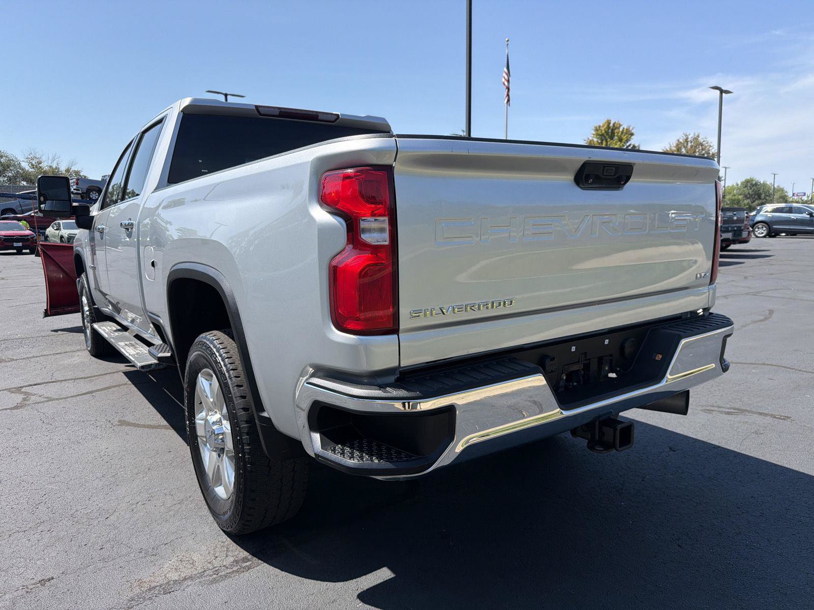 Used 2020 Chevrolet Silverado 2500 LTZ AWD/4WD image 3
