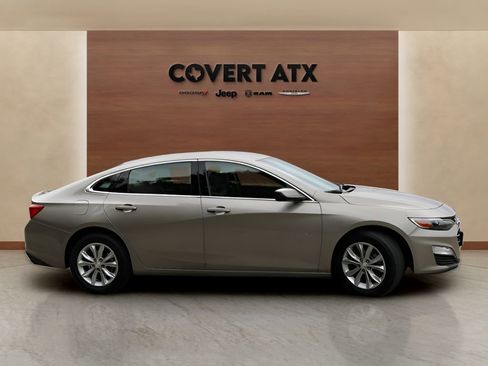 Used 2025 Chevrolet Malibu LT FWD image 6