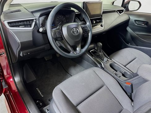 Used 2025 Toyota Corolla LE image 7