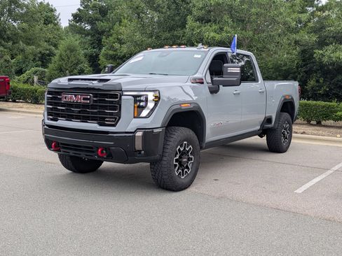 Used 2024 GMC Sierra 2500 AT4X AWD/4WD image 8
