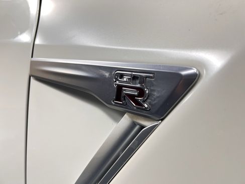 Used 2020 Nissan GT-R Premium image 7