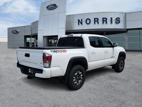 Used 2022 Toyota Tacoma TRD Off-Road w/ Technology Package AWD/4WD image 4