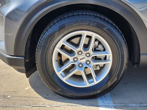 Used 2026 Ford Explorer Active w/ Active Comfort Package RWD image 17