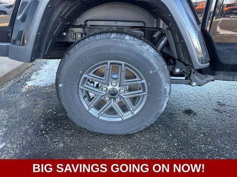 New 2025 Jeep Gladiator Sport image 13