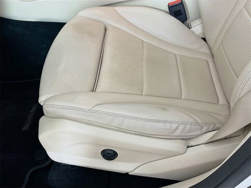 Used 2022 Mercedes-Benz GLC 300 image 9