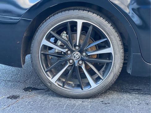 Used 2020 Toyota Camry XSE image 27