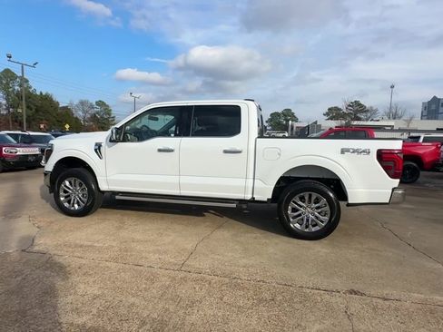 Used 2024 Ford F150 Lariat w/ FX4 Off-Road Package image 3