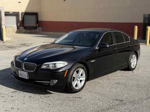Used 2011 BMW 528i Sedan image 3