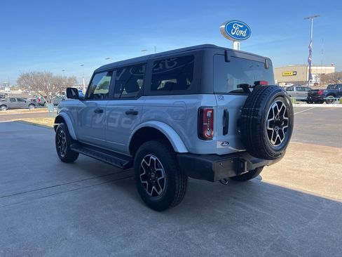 New 2026 Ford Bronco Outer Banks image 5