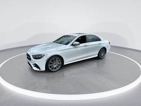 Used 2022 Mercedes-Benz E 350 Sedan image 4