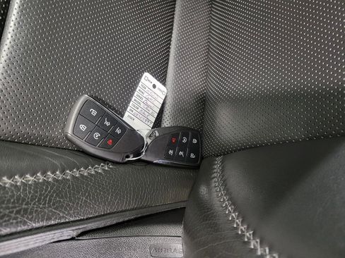 Used 2022 GMC Yukon XL Denali image 28