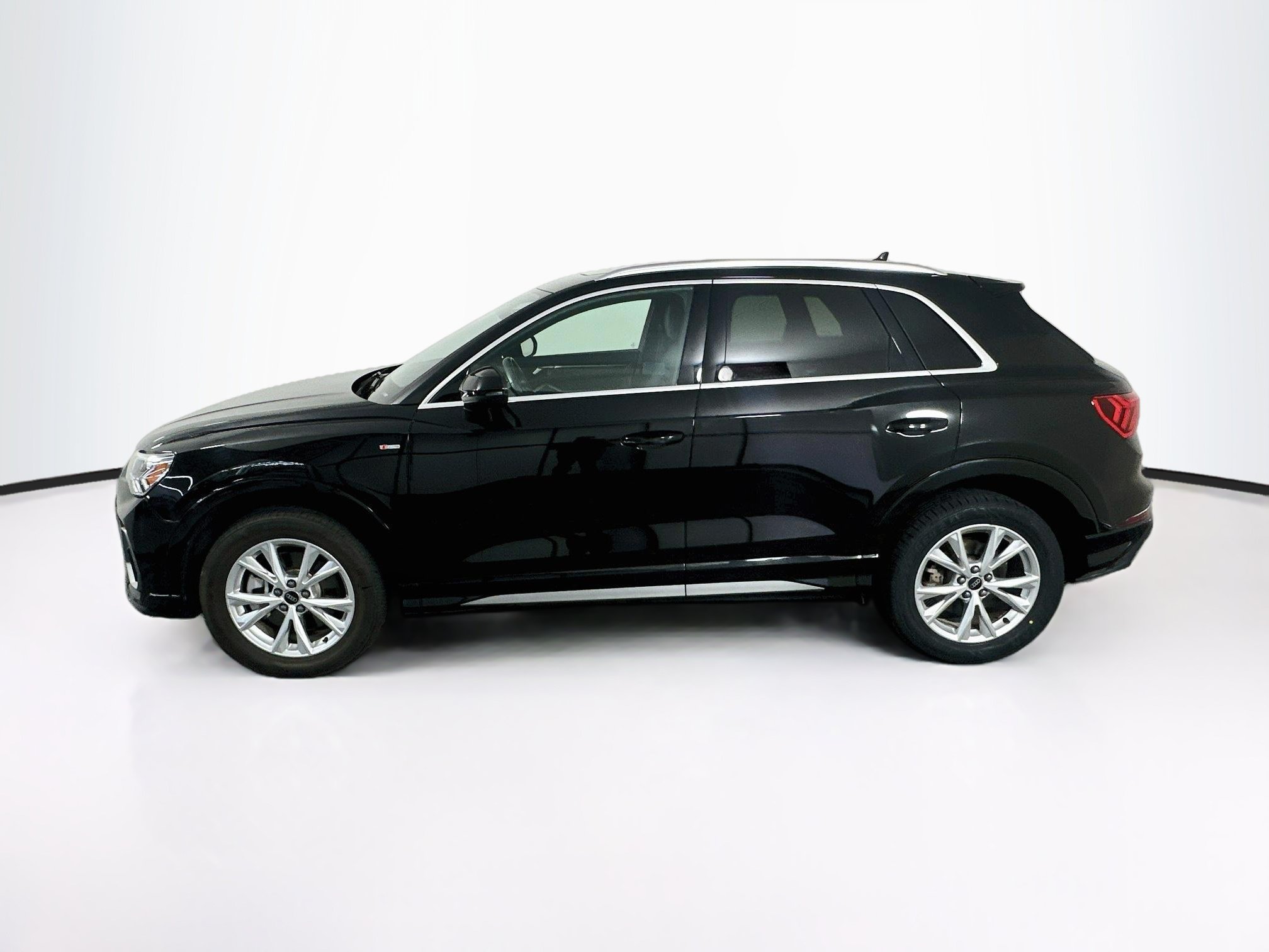 Used 2025 Audi Q3 2.0T Premium AWD/4WD image 4