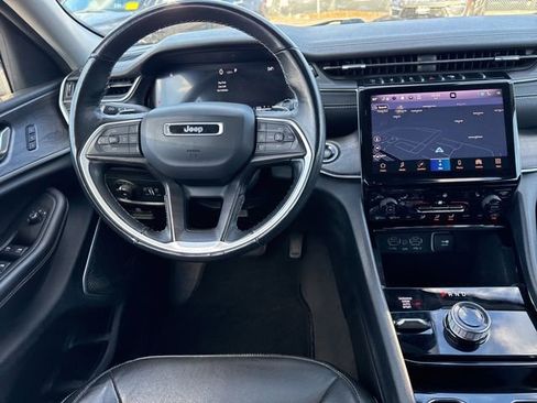 Used 2022 Jeep Grand Cherokee Limited image 24