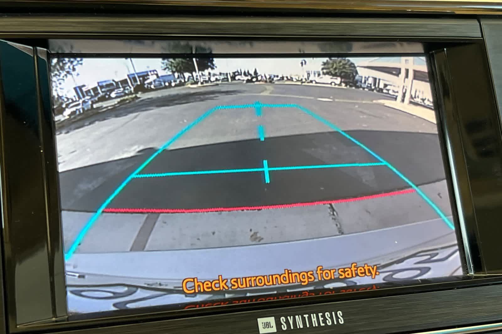 Used 2013 Toyota Avalon Limited w/ Technology Pkg FWD image 21