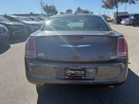 Used 2014 Chrysler 300 S image 8